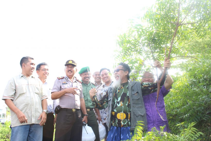 Kembangkan Lapangan Gas, Husky Lakukan Penanaman Kembali Mangrove